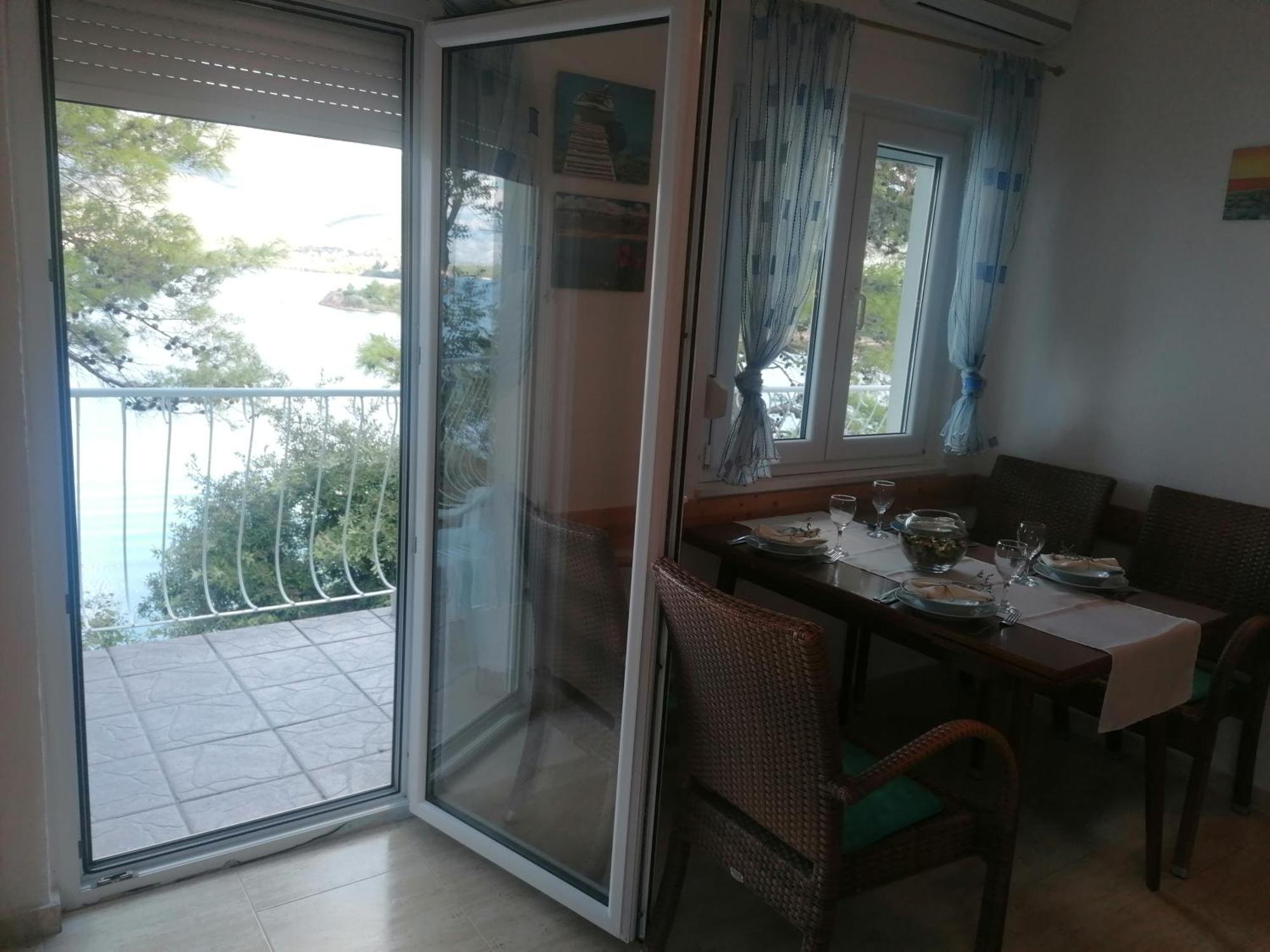 Apartman Volarevic Donji Karin Zewnętrze zdjęcie